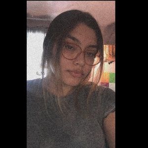 Meet your Posher, Livia